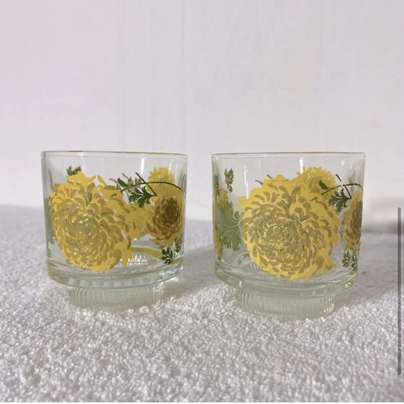 Vintage 1970’s MCM Hand Painted  Chrysanthemum Rocks Glasses Short Tumblers x2 - Picture 5 of 8